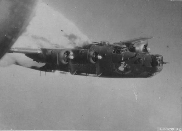 B-24 �Liberator� �Little Warrior� (861-� ���������������� ���������� 493-� ���������������� ������, 8-� ��������� �����) ����� � ���� ��� ���������